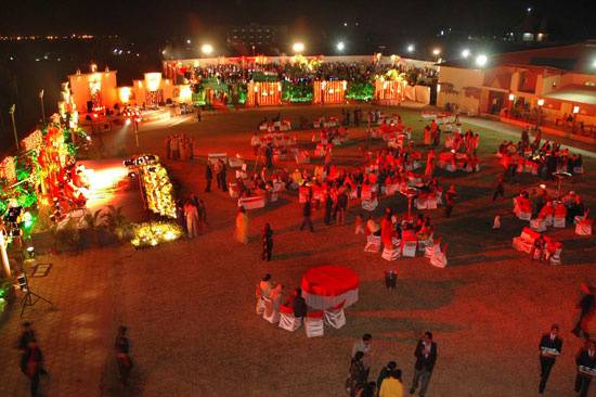 Open-Air Grand Lawn